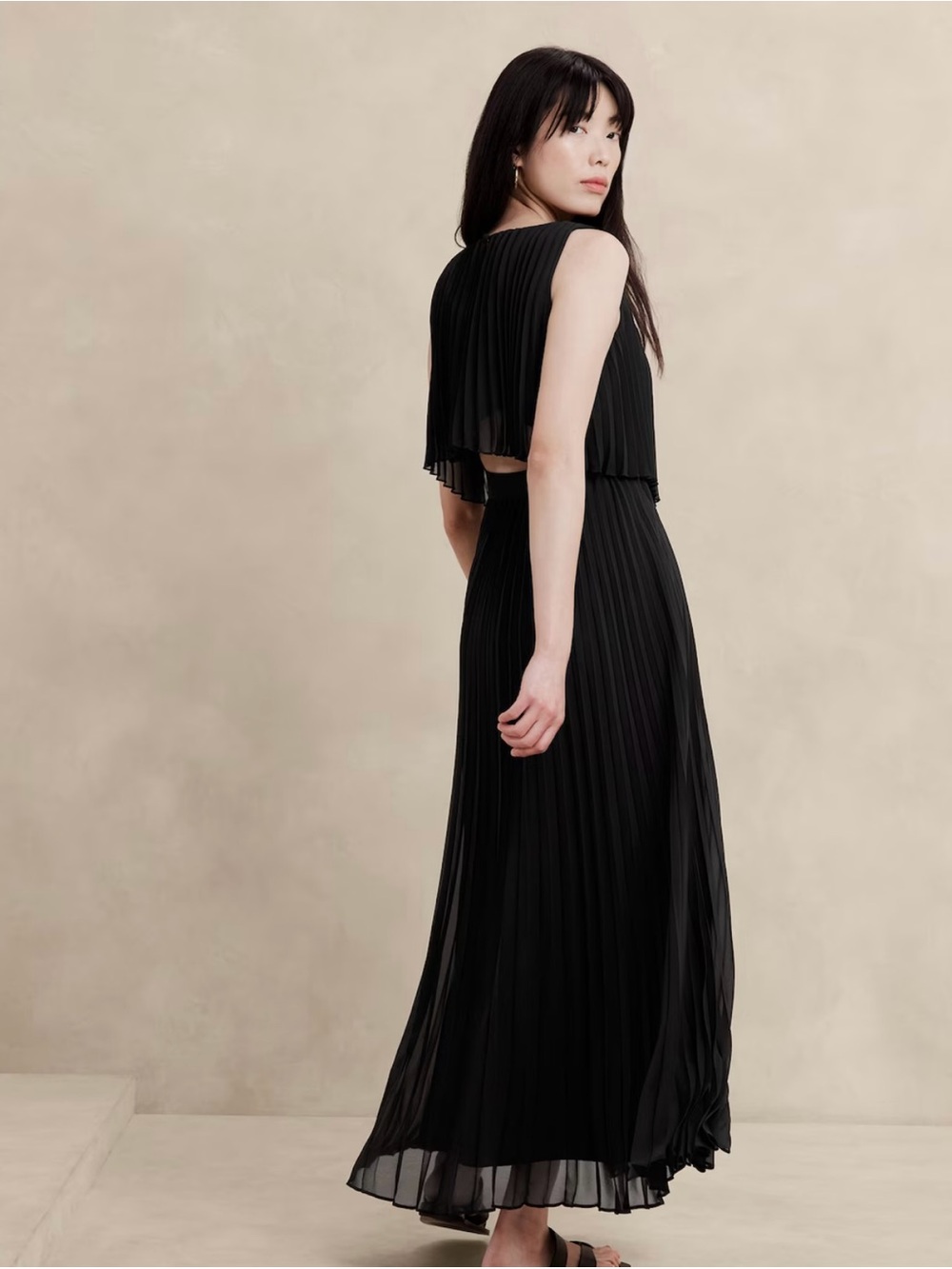 Banana Republic Emerald Green Chiffon Pleated Maxi Dress Cutout Back - Picture 2 of 6